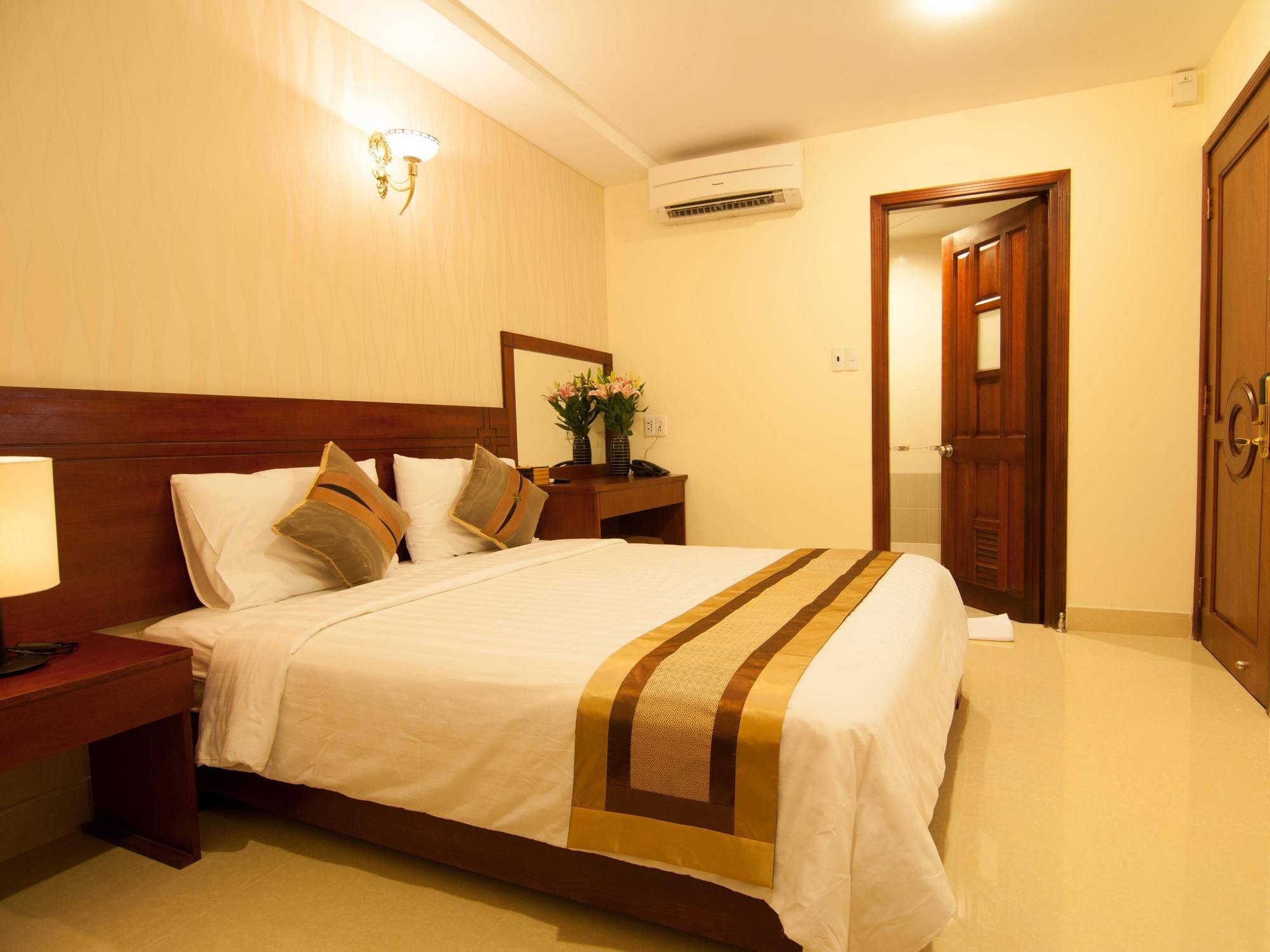 Valentine Hotel Saigon - Bui Vien Street Ciudad Ho Chi Minh  Exterior foto